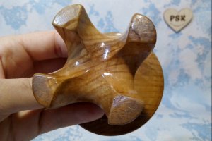 Маленький стіл для ляльок іграшковий ручної роботи дерева 1 - Опис