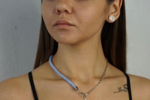Голубий жгут-половинка на шию з бісеру з ланцюгом - Опис