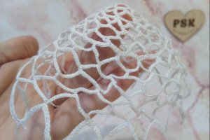 Маленькая вязаная скатерть ажурная игрушечный стол куклы 1 - Описание