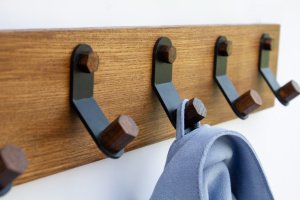 Настінна компактна дерев'яна вішалка + 5 металевих гачків