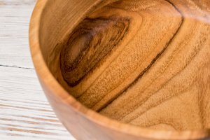 Деревянная салатница для подачи и приготовления продуктов - Описание