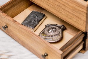 Органайзер для 6-ти годинників з шухлядою та скляною кришкою - Опис