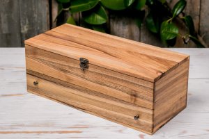 Органайзер для 12-ти годинників з шухлядою та дерев'яною кришкою - Опис