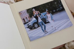 Альбом "Moments..." - Опис