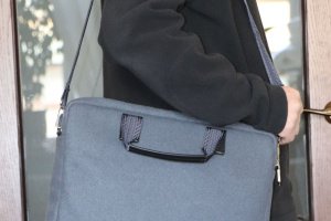 Деловая серая сумка для ультрабука или планшета - Описание