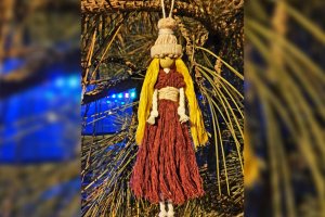 Дівчинка макраме