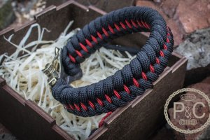 Браслет із паракорду з Вовком Фенрір, чорний з червоним - Опис