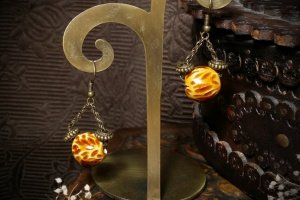 Серьги с желтой керамикой на цепочке