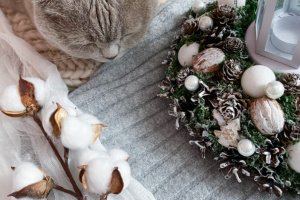Новогодний подсвечник в белом цвете. - Описание