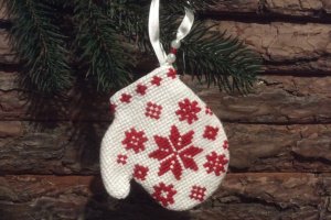 Новогодние игрушки набор варежки - Описание