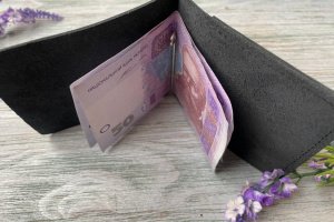 Гаманець затискач чоловічий чорний з кишенею для карток - Опис