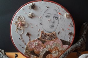 Вишита картина дівчина квіти в наявності і на замовлення