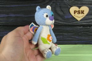 Крылатый мишка вязанная крючком мягкая игрушка медведь PSK 1 - Описание