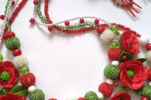 Украинские бусы  и серьги с маками и кораллами - Описание