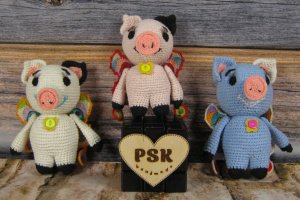 Свинка с крыльями, вязанная крючком мягкая игрушка хрюшка 1 - Описание