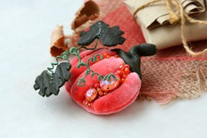 Брошка ручної роботи - "Оксамитовий гарбуз" - Опис