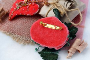 Брошка ручної роботи - "Оксамитовий гарбуз" - Опис