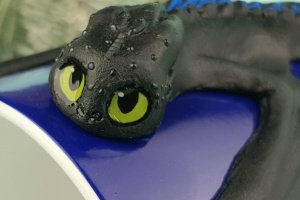 Кружка хамелеон чашка декором Беззубик черный дракон подарок - Описание