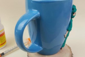 Доктору красивая чашка с декором подарок кружка для хирурга - Описание