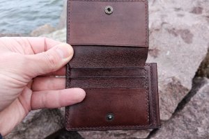 Мини кошелек "зажим" на магнитах из натуральной кожи. - Описание