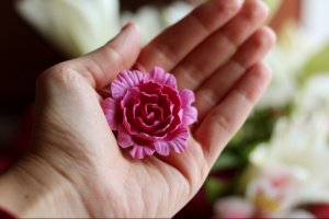 Рожевий півонія кулон з полімерної глини - Опис