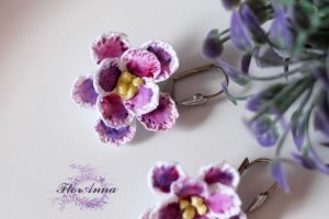 Фиолетовые серьги фиалки - Описание