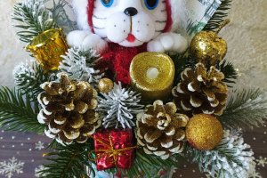 НОВОГОДНЯЯ КОМПОЗИЦИЯ ТИГР СО СВЕЧЬЮ. СИМВОЛ 2022 ГОДА. (09) - Описание