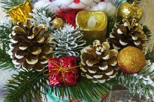 НОВОГОДНЯЯ КОМПОЗИЦИЯ ТИГР СО СВЕЧЬЮ. СИМВОЛ 2022 ГОДА. (09) - Описание