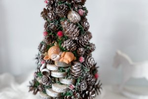 Еко ялинка.Ялинка зі шишок з оленем 2 - Опис