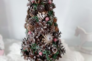 Еко ялинка.Ялинка зі шишок з оленем 2 - Опис