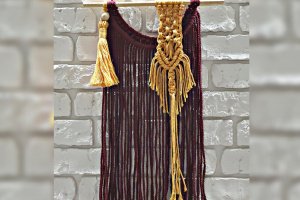 Панно макраме песочно - бордовое - Описание