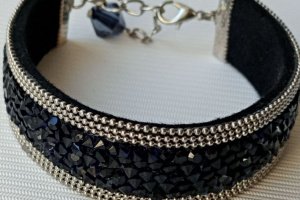Синій браслет зі стразами - Опис