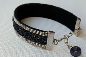 Синій браслет зі стразами - Опис