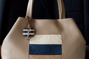 Сумка бежева з екошкіри - Опис