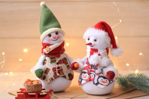 Новогодние сувениры Снеговички