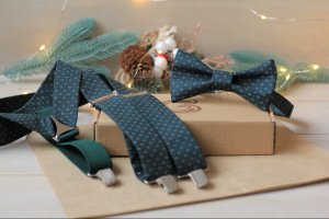 Комплект подтяжки и бабочка зеленая (елочная) - Описание