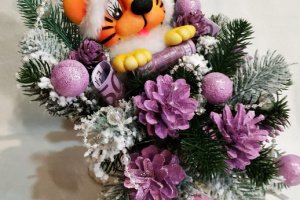 Новорічна композиція, сани із символом наступного року