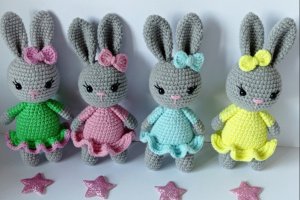 Зайка в платье. Вязаная игрушка, полу хлопок. 16 см - Описание