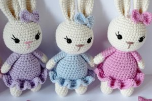Зайка в платье. Вязаная игрушка, полу хлопок. 16 см - Описание