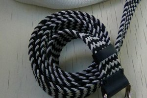 Ремень женский сине-белый плетеный - Описание