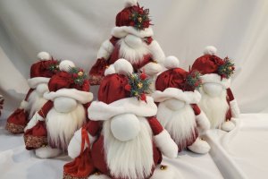 Діди Морози, Санта Клауси чи Гноми на вибір