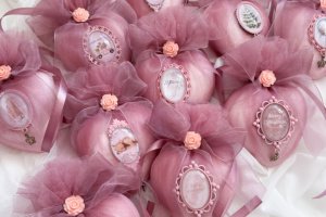 Ялинкові прикраси серця пудрові - Опис