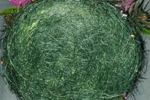 Икэбана с свечкой и сиреневыми веточками - Описание