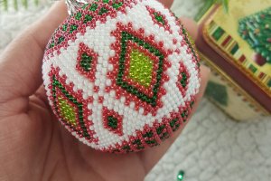 НОВОРІЧНА КУЛЯ З БІСЕРА "Ромби" 1 ПРИКРАШЕННЯ НА Ялинку - Опис