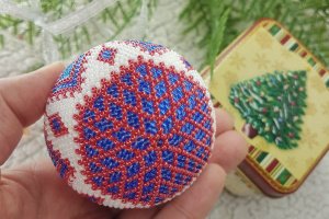 НОВОРІЧНА КУЛЯ З БІСЕРА "РОМБИ" 2 ПРИКРАШЕННЯ НА Ялинку - Опис