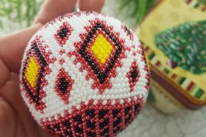 НОВОГОДНИЙ ШАР ИЗ БИСЕРА "РОМБЫ" 3 УКРАШЕНИЕ НА ЕЛКУ