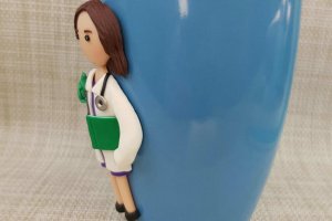 Чашка с декором ПЕДИАТР кружка подарок врачу доктору - Описание