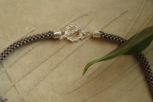 На лужайке - Описание