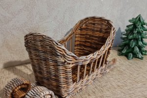 Новорічні плетені санки - Опис