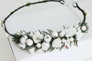 Новогодний белый обруч с елкой - Описание